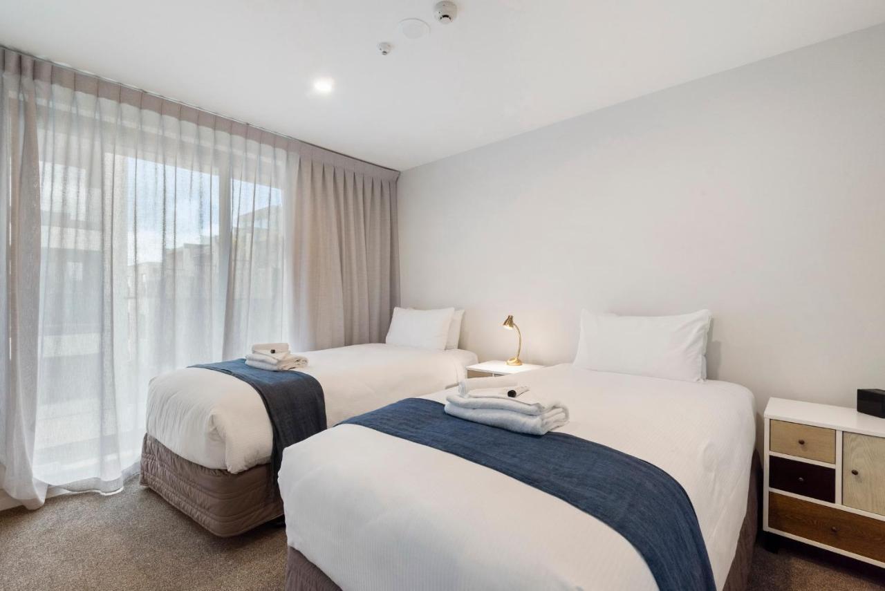 프렌즈 모텔 앤 서비스 아파트먼트 버컨헤드 오클랜드 외부 사진 A typical bedroom at the hotel